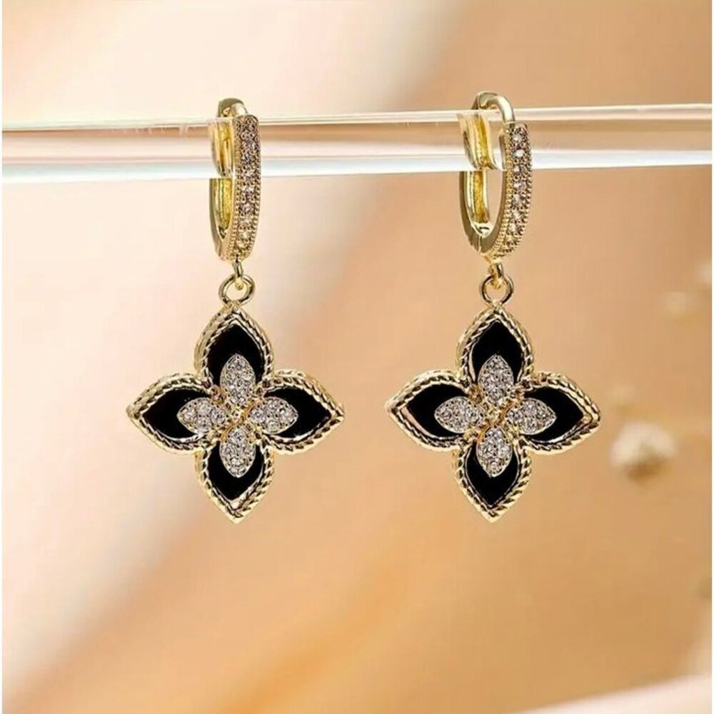 Black Clover Drop Earrings - Picture 3 of 3